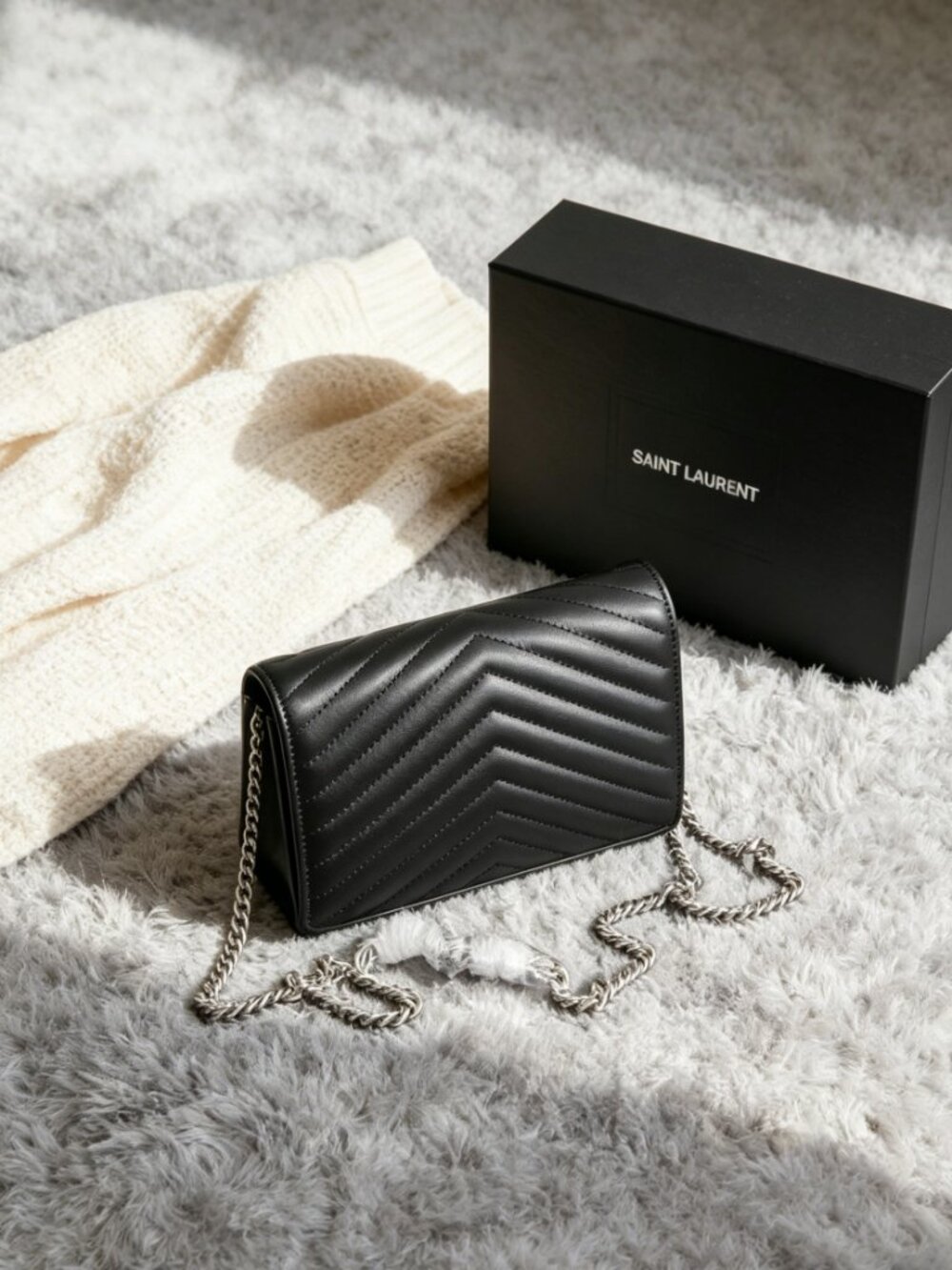 Saint Laurent Envelope Medium Bag - Picture 6 of 8